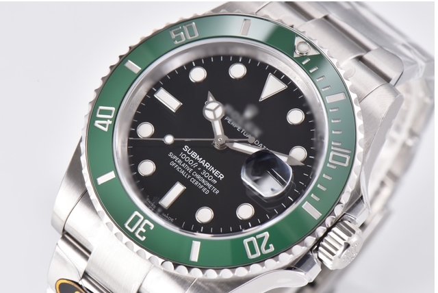 Clean Factory Submariner – Green Bezel
